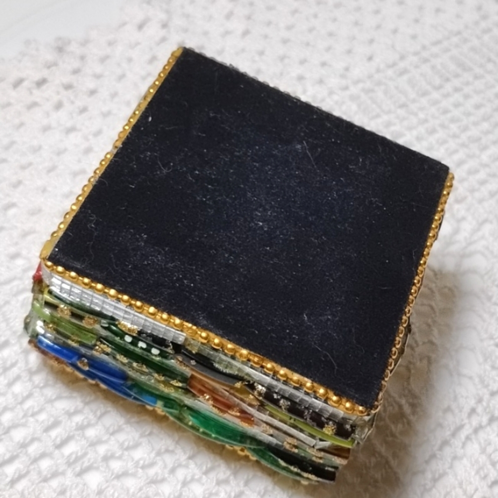 Trinket Box Handmade Beaded - Picture 7 of 7